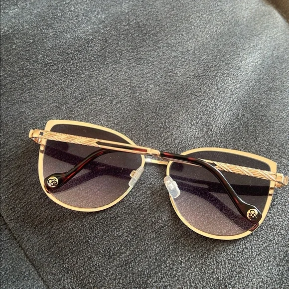 Jessica Simpson Cat-eye Stylish Lavender & Gold Sunglasses - Picture 4 of 4